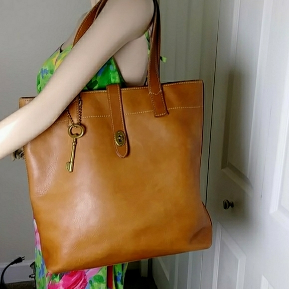 Fossil Handbags - GORGEOUS XLG 15x14in GENUINE LEATHER  AUSTIN FOSSIL BAG